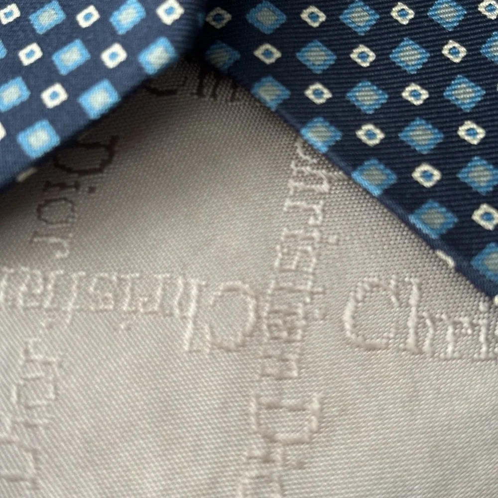 Christian Dior Mens Neck‎ Tie Blue Diamond Pattern Italian Silk Tie Made In USA